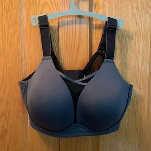 Livi Wireless Medium Impact Wicking Sports Bra NWT